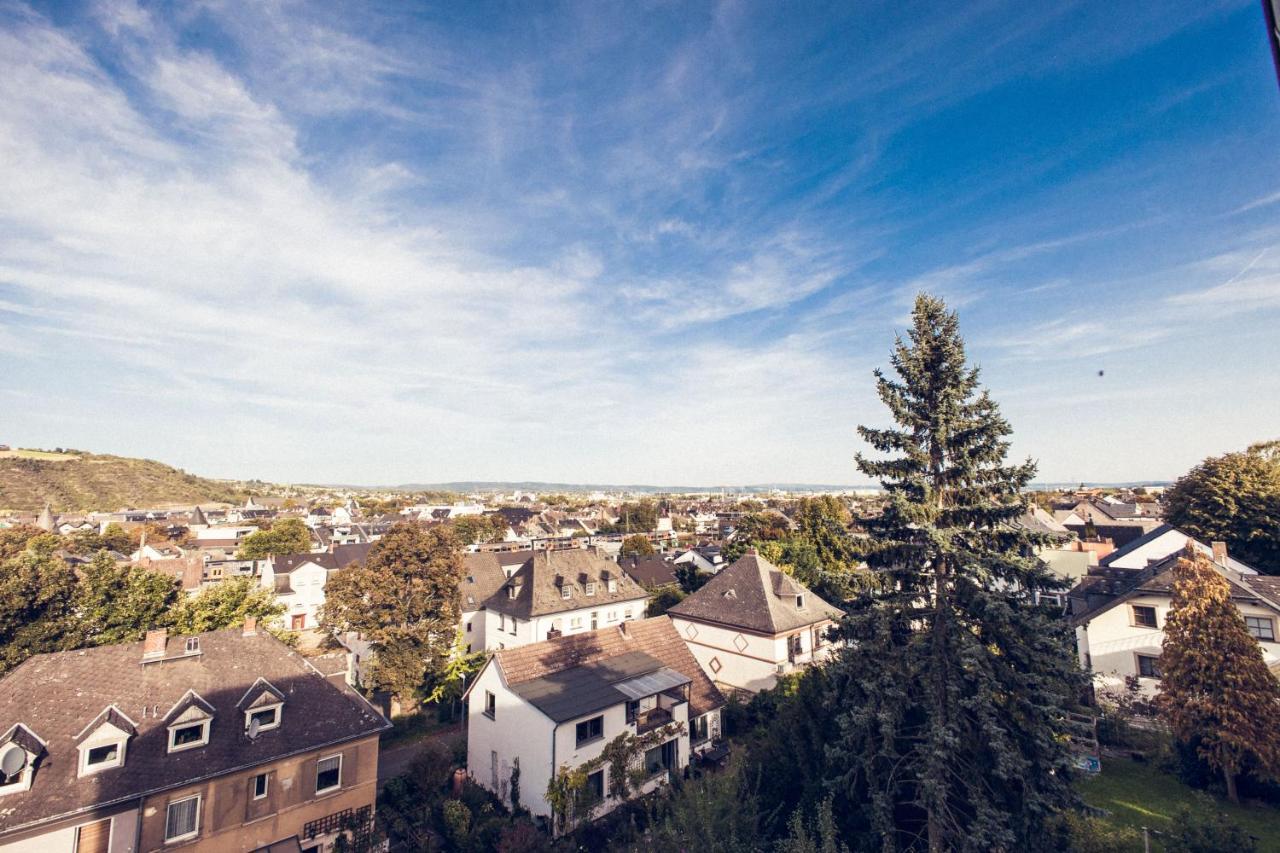 Design Apartment Zentral Fuer 6 In Andernach: Ausblick, Wifi, Kueche Luaran gambar